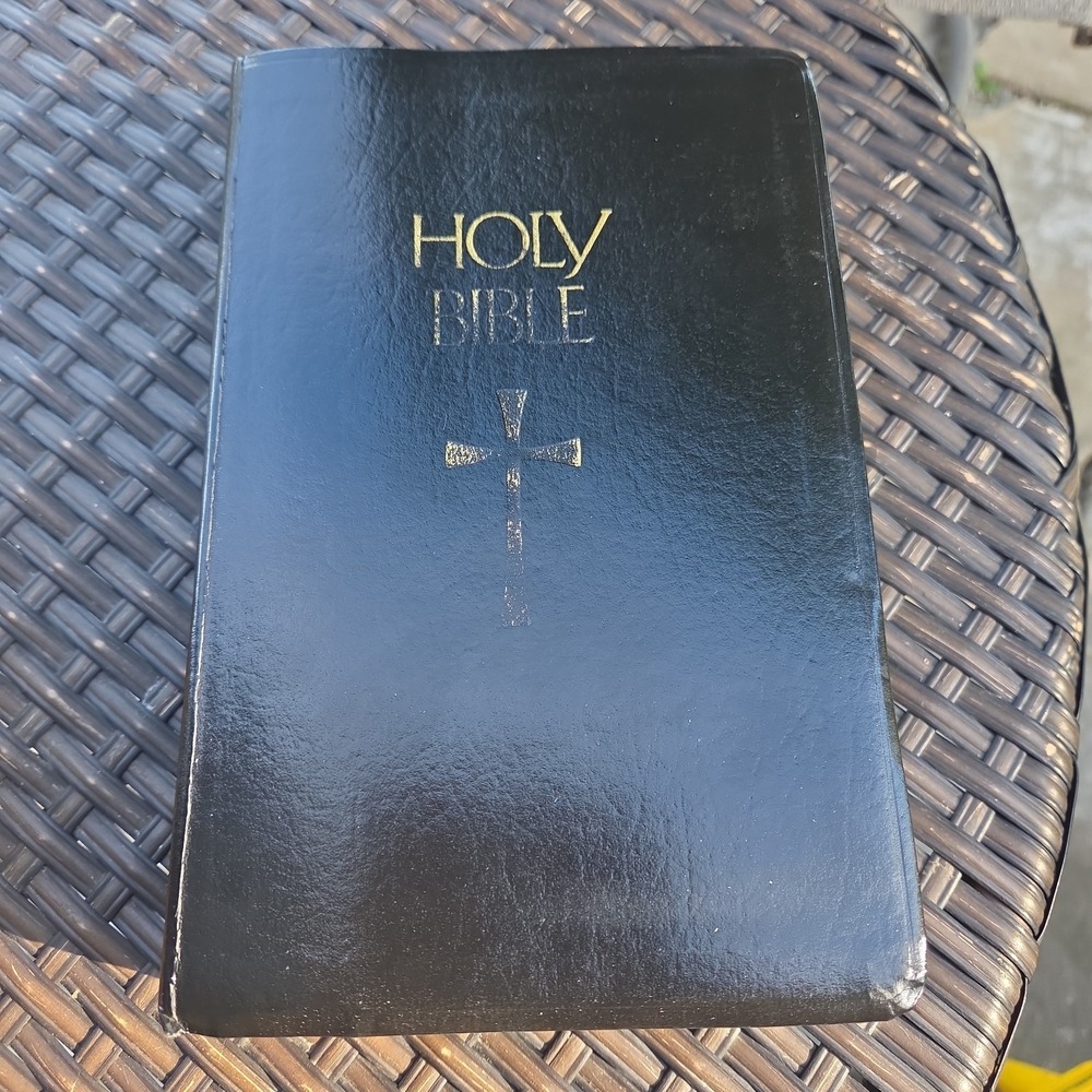 New American Holy Bible 9053 Catholic Bible Press Softcover 1987 Bonded Leather
